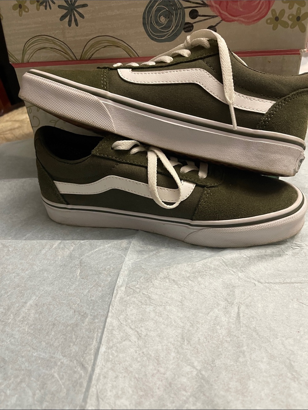 Vans Olive Suede Old Skool Sneakers with White size 7